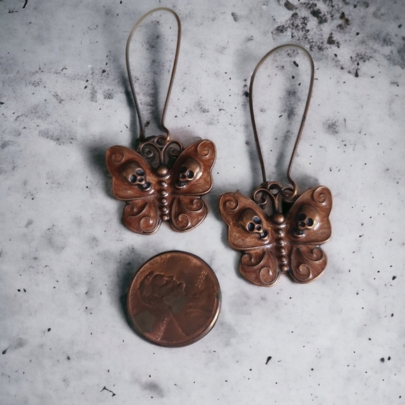 New! Adorable Earrings - Picture 6 of 8